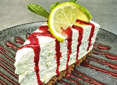 Chocolade cheesecake met frambozensaus